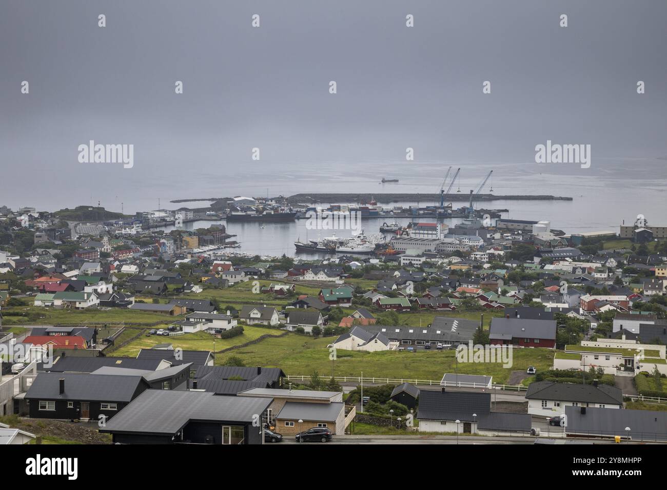 Die wilde Landschaft der Färöer Stockfoto