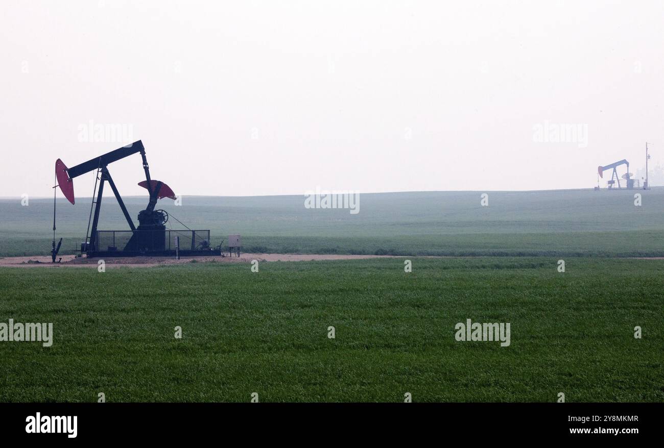 Öl und Gas Pump Jack Prärie Landschaft Saskatchewan Kanada Stockfoto