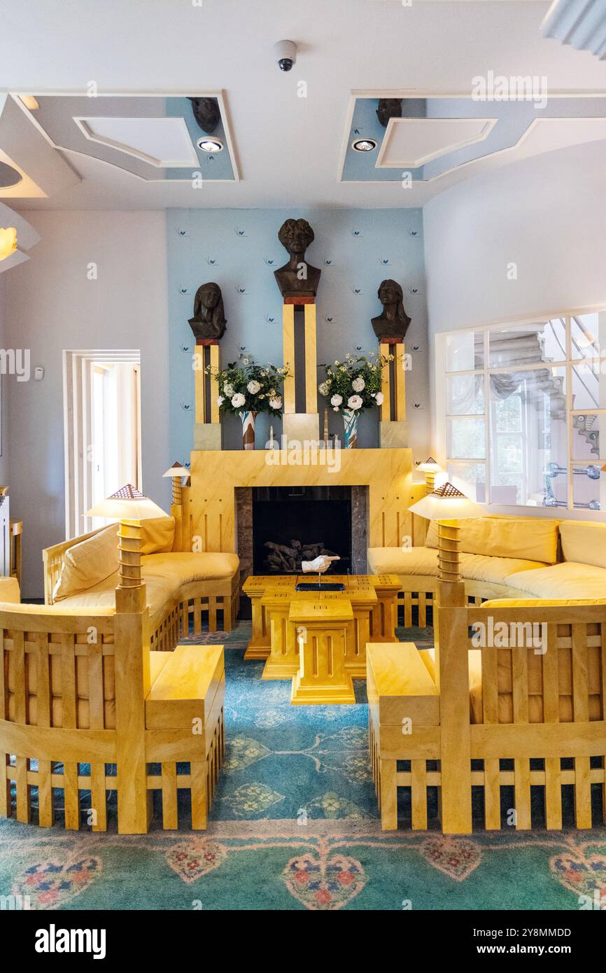The Spring Room im postmodernen Cosmic House, London, England Stockfoto