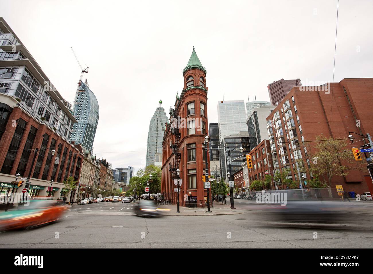 Flat Iron Building Toronto Front und Church Street Stockfoto