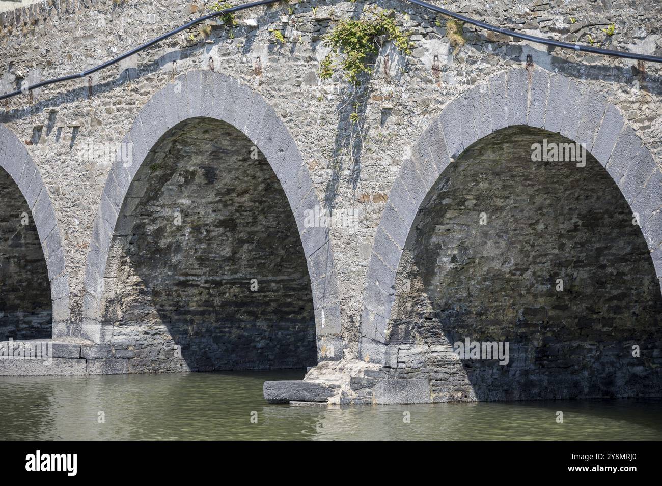 Eine alte Steinbrücke in Galway im Westen Irlands Stockfoto