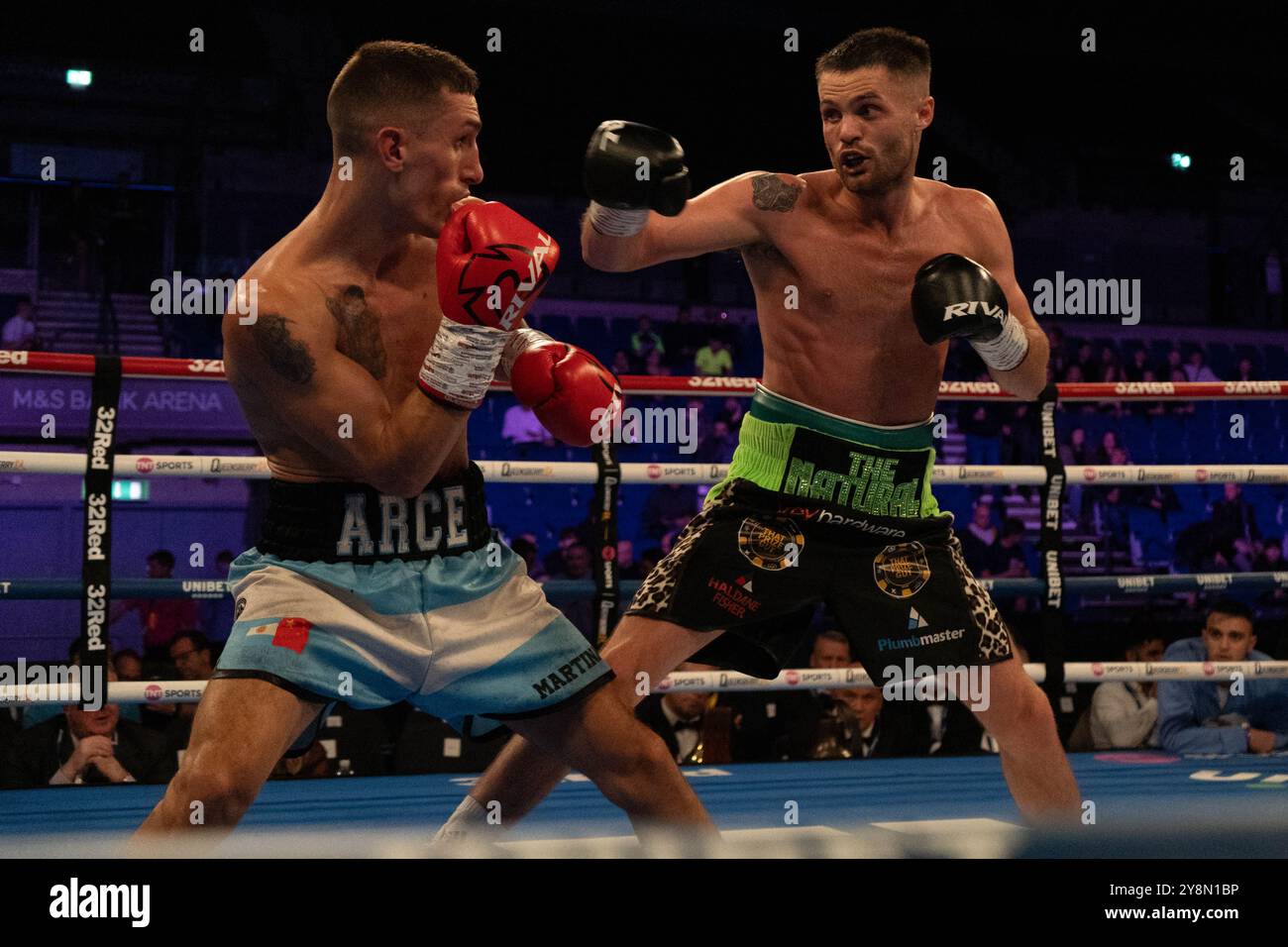 Liverpool, Großbritannien. Oktober 2024. Nick Ball vs Ronny Rios - Samstag, 5. Oktober 2024 - M&S Bank Arena Liverpool - WBA Featherweight Championship of the World Credit: Samuel Wardle/Alamy Live News Stockfoto