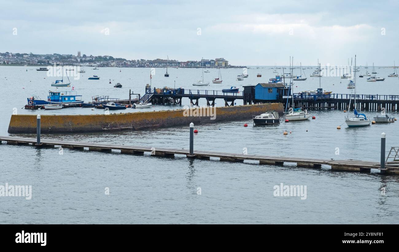 Der Fährhafen bei Starcross, der die Basis für die saisonale Fähre bildet, die den Fluss exe in Devon UK überquert. Stockfoto