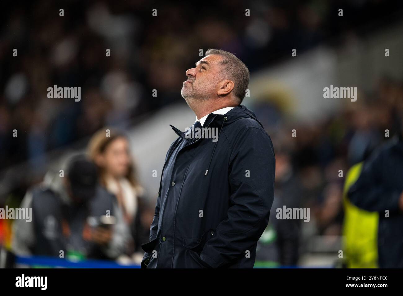 London, England. September 2024. Cheftrainer Ange Postecoglou von Tottenham Hotspur, der beim Spiel der UEFA Europa League zwischen Tottenham Hotspur und FK Qarabag im Tottenham Hotspur Stadium in London zu sehen war. Stockfoto