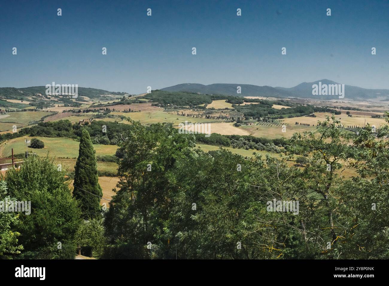 Wunderschöne Sommerlandschaften in der Nähe von Perugia, Umbrien, Italien. Das Val d’ Oricia in der Toskana, Italien, ist eine malerische Landschaft mit sanften Hügeln Stockfoto