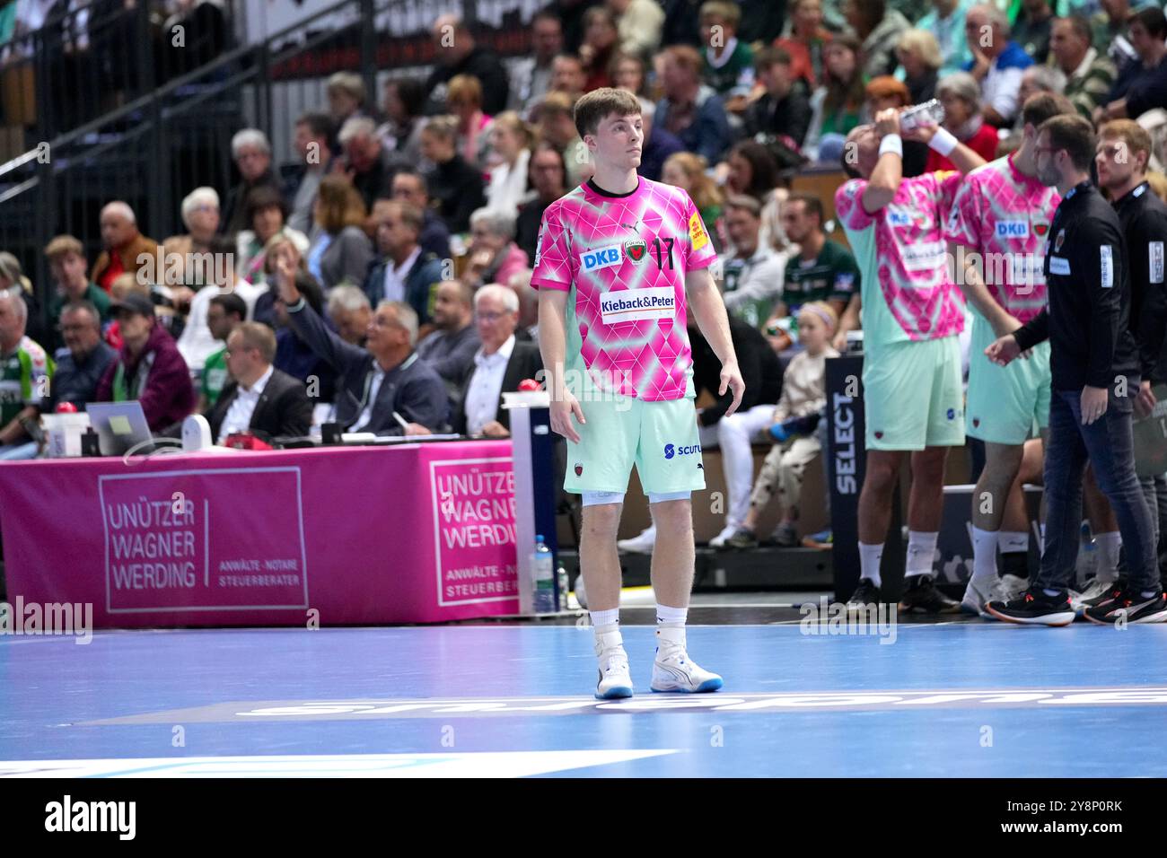 Wetzlar, Deutschland. Oktober 2024. Wetzlar, 6. Oktober 2024: Nils Lichtlein ( 17 Berlin) während des Liqui Moly Handball-Bundesliga-Spiels zwischen HSG Wetzlar und Füchse Berlin in der Buderus-Arena in Wetzlar. (Julia Kneissl/SPP) Credit: SPP Sport Press Photo. /Alamy Live News Stockfoto