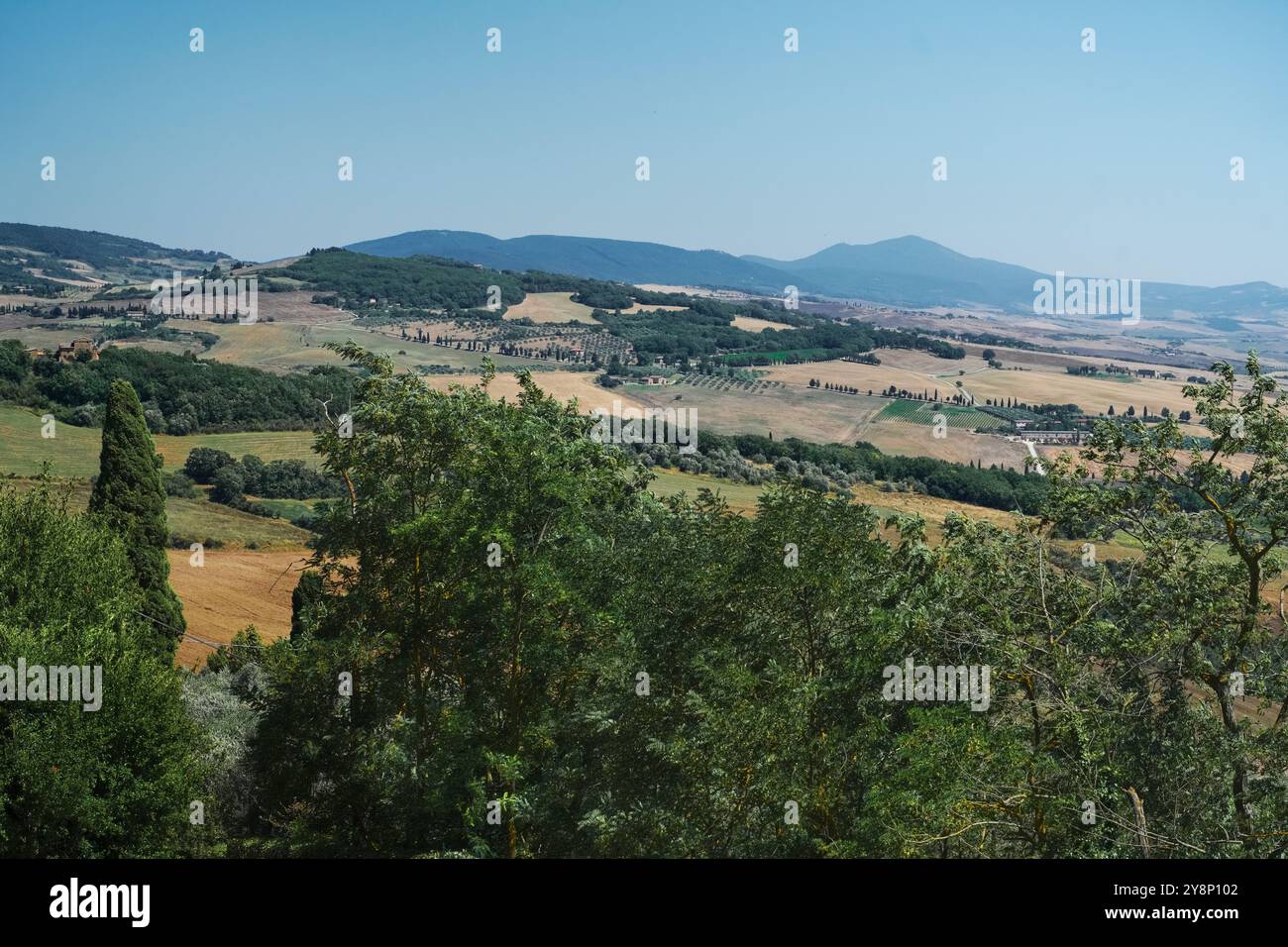 Wunderschöne Sommerlandschaften in der Nähe von Perugia, Umbrien, Italien. Das Val d’ Oricia in der Toskana, Italien, ist eine malerische Landschaft mit sanften Hügeln Stockfoto