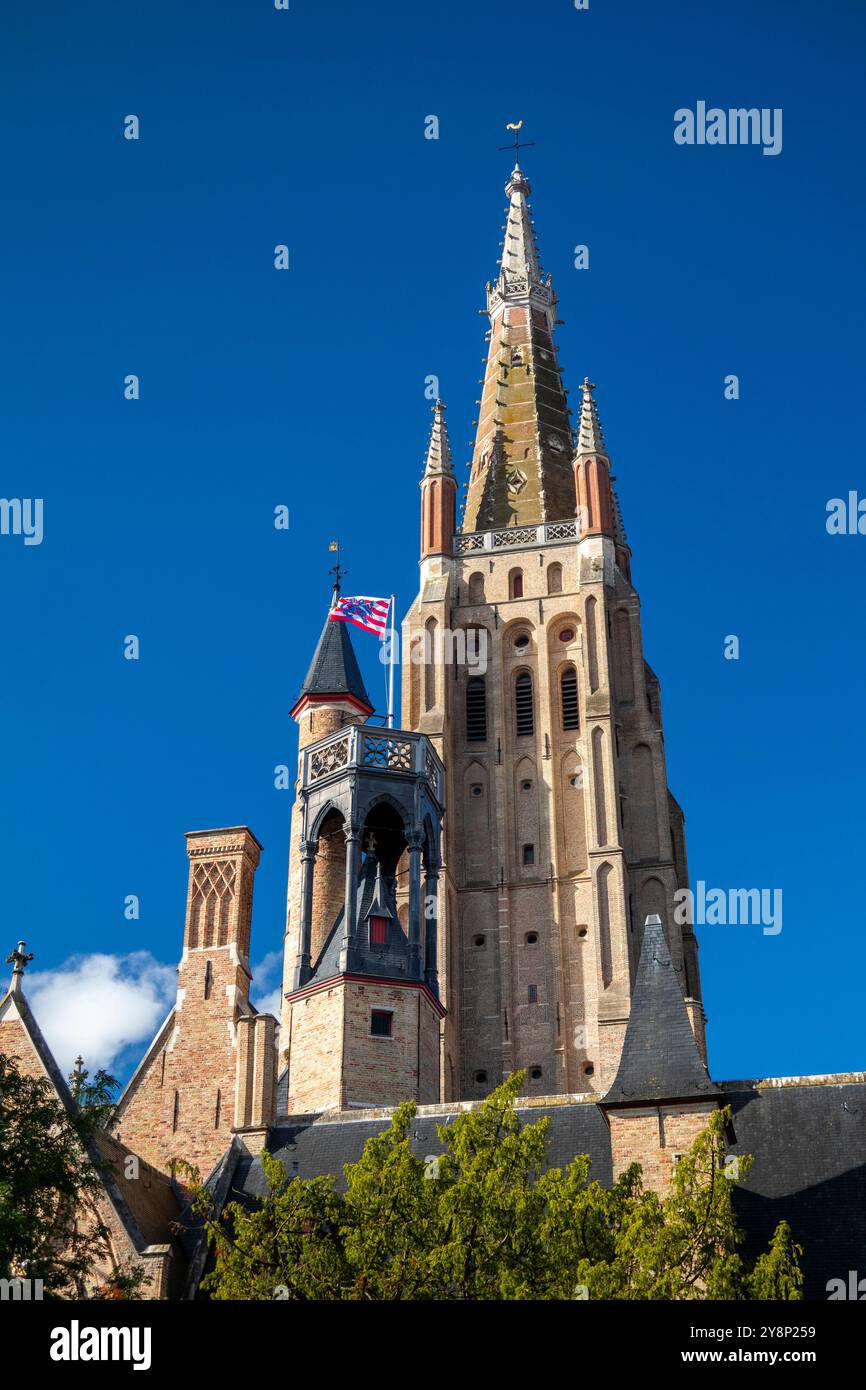 Belgien, Flandern, Brügge, Onze-Lieve Vrouwekerk, Kirche unserer Lieben Frau, Turm Stockfoto