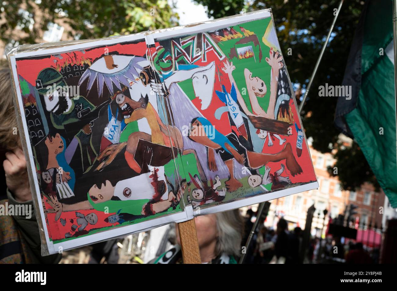 Am 5. Oktober 2024 marschierten Tausende von Menschen durch Zentral-London, um Palästina zu unterstützen, und forderten einen Waffenstillstand und das Ende der Bombardierung von GA Stockfoto