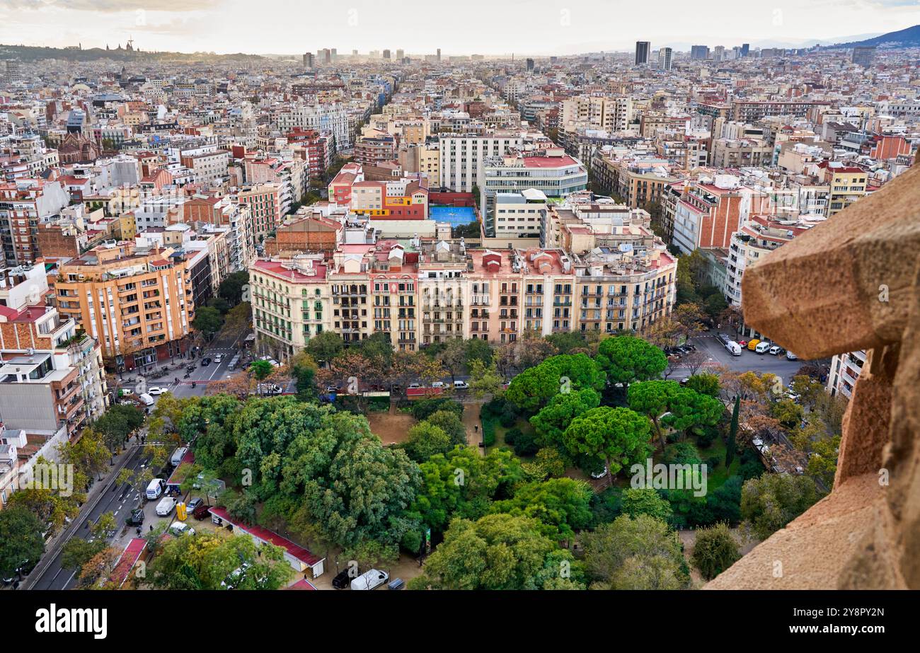 Vistas de la ciudad de Barcelona desde la Basilica de la Sagrada Familia, El Eixample, Barcelona, Katalonien, Spanien. Stockfoto