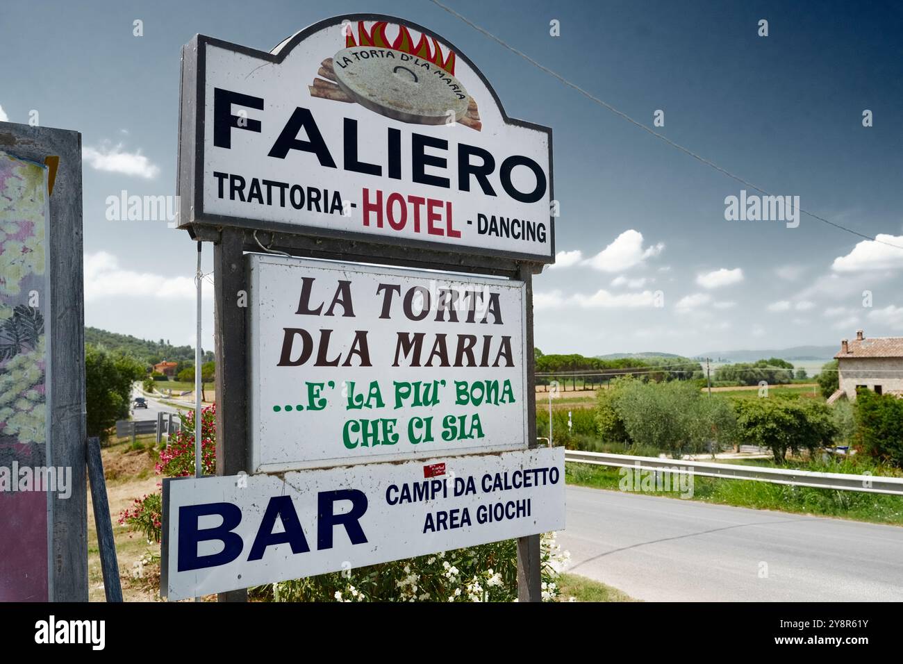 Das Faliero Torta d’ la Maria ist ein großes Restaurant, eine Bar und ein Nachtclub in der Nähe des Trasimeno-Sees in Perugia, Umbrien, Italien Stockfoto