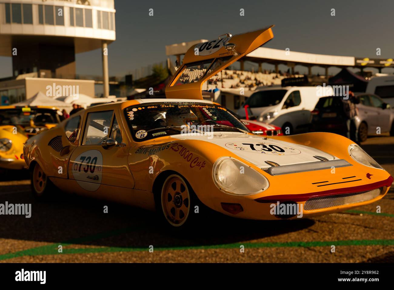Altes Rennauto auf der Hockenheim Rennstrecke Stockfoto