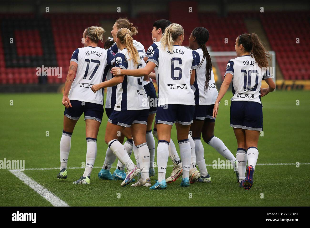 London, Großbritannien. Oktober 2024. Clare Hunt of Spurs Women erzielte 2-2 Punkte und feierte am 6. Oktober 2024 beim Women's Super League-Spiel zwischen Tottenham Hotspur Women und Liverpool Women in der Brisbane Road in London. Foto von Ken Sparks. Nur redaktionelle Verwendung, Lizenz für kommerzielle Nutzung erforderlich. Keine Verwendung bei Wetten, Spielen oder Publikationen eines einzelnen Clubs/einer Liga/eines Spielers. Quelle: UK Sports Pics Ltd/Alamy Live News Stockfoto