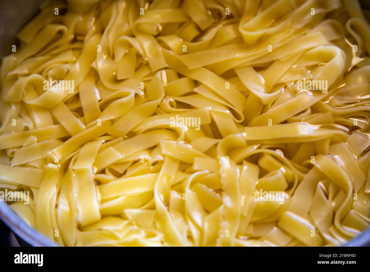 Echtes Essen, rustikales und nahrhaftes hausgemachtes Essen Stockfoto