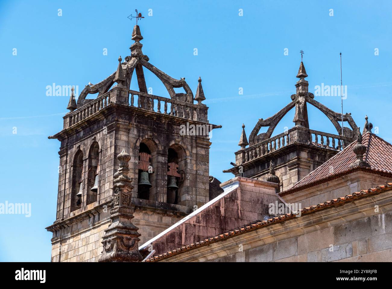 Architektonische Details der gotischen Kathedrale in Braga, Portugal Stockfoto