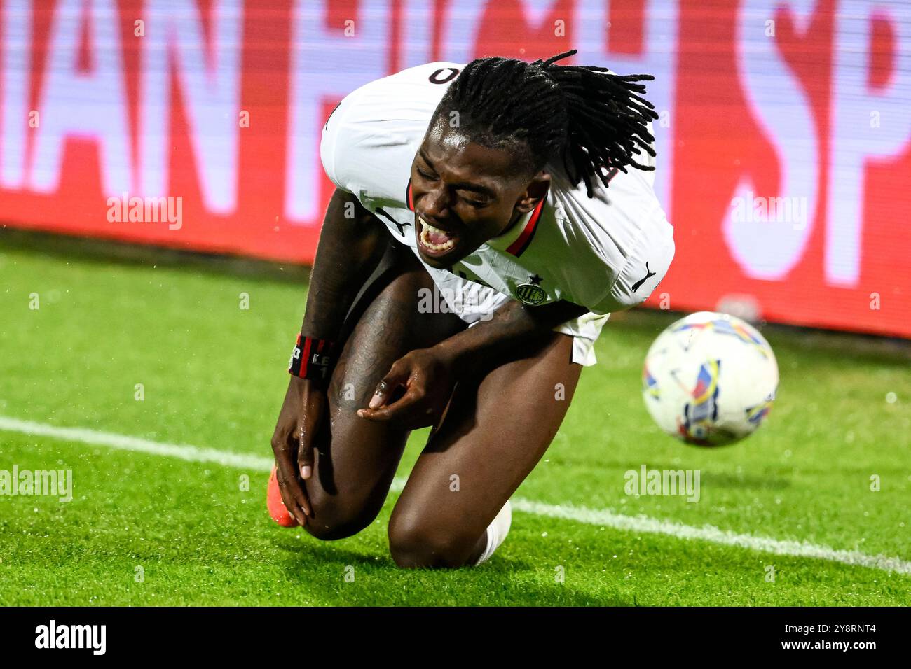 Firenze, Italien. Oktober 2024. Rafael Leao vom AC Milan reagiert während des Fußballspiels der Serie A zwischen ACF Fiorentina und AC Milan im Artemio Franchi-Stadion in Florenz (Italien) am 6. Oktober 2024. Quelle: Insidefoto di andrea staccioli/Alamy Live News Stockfoto