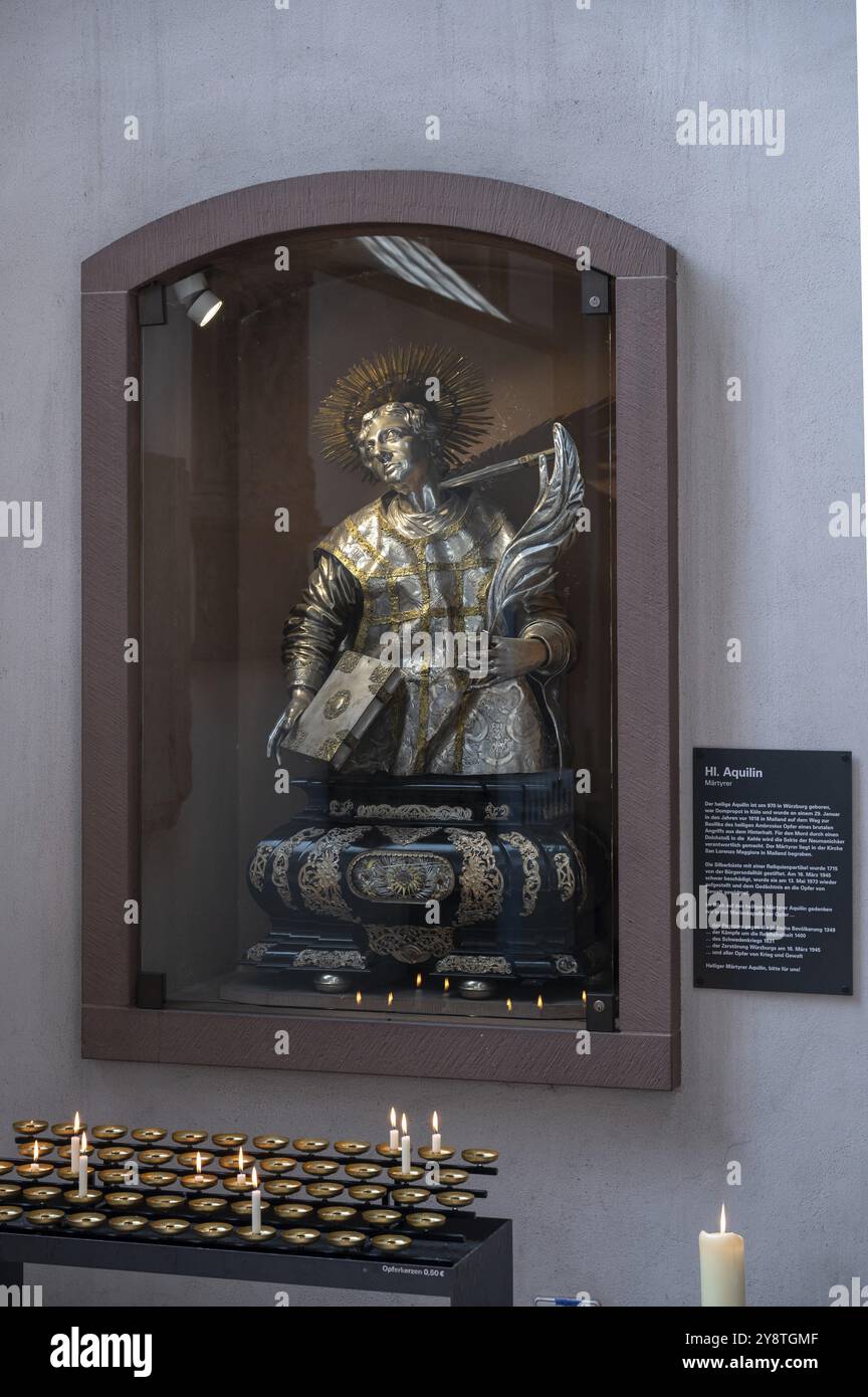 Skulptur der heiligen Aquiline in einer Nische, in der gotischen Marienkapelle Würzburg, Niederfranken, Bayern, Deutschland, Europa Stockfoto