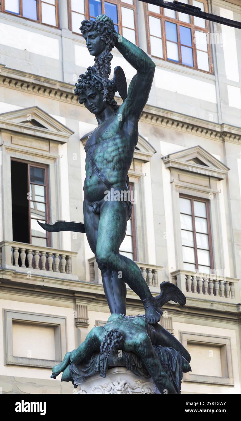 Florenz, Italien, Perseus mit dem Kopf der Medusa, Bronzeskulptur von Benvenuto Cellini, 1554, Europa Stockfoto