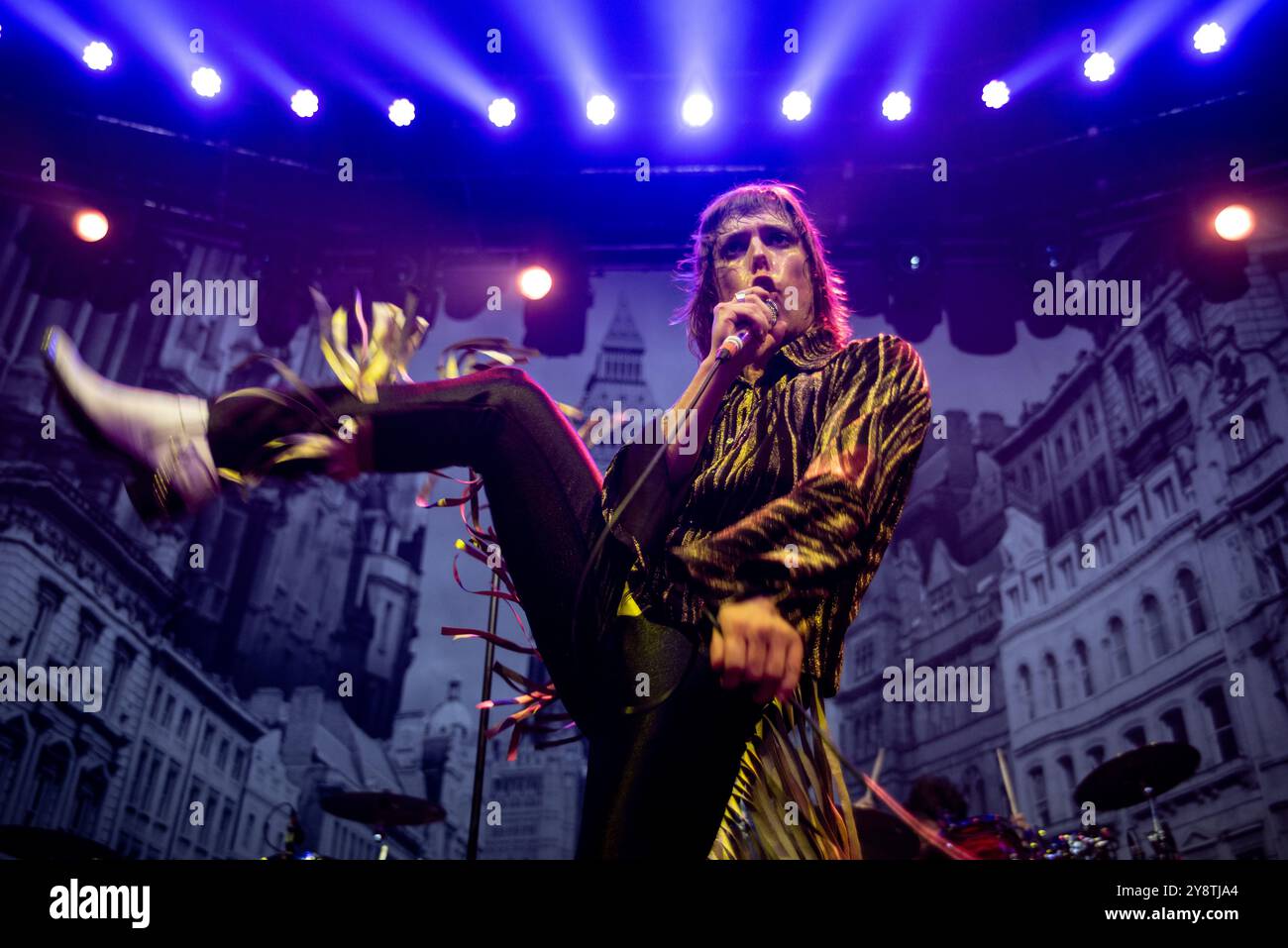 London, Vereinigtes Königreich. Oktober 2024. Die britischen Glam Rocker The Struts spielen ein elektrisierendes Set im Camden Roundhouse. Cristina Massei/Alamy Live News Stockfoto