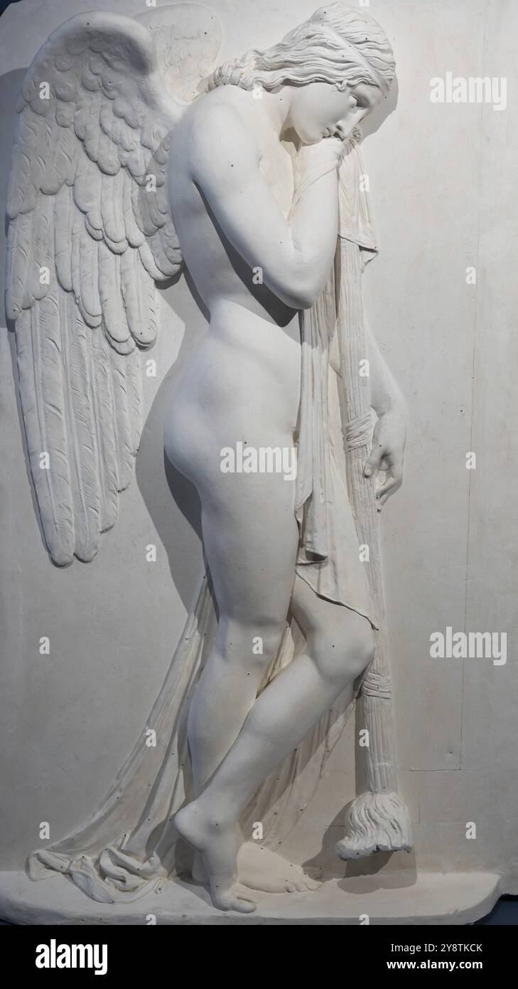 Possagno, Italien, Juni 2022: Begräbnisengel von Antonio Canova, 1818. Alte Statue, Vintage Kunst, Europa Stockfoto