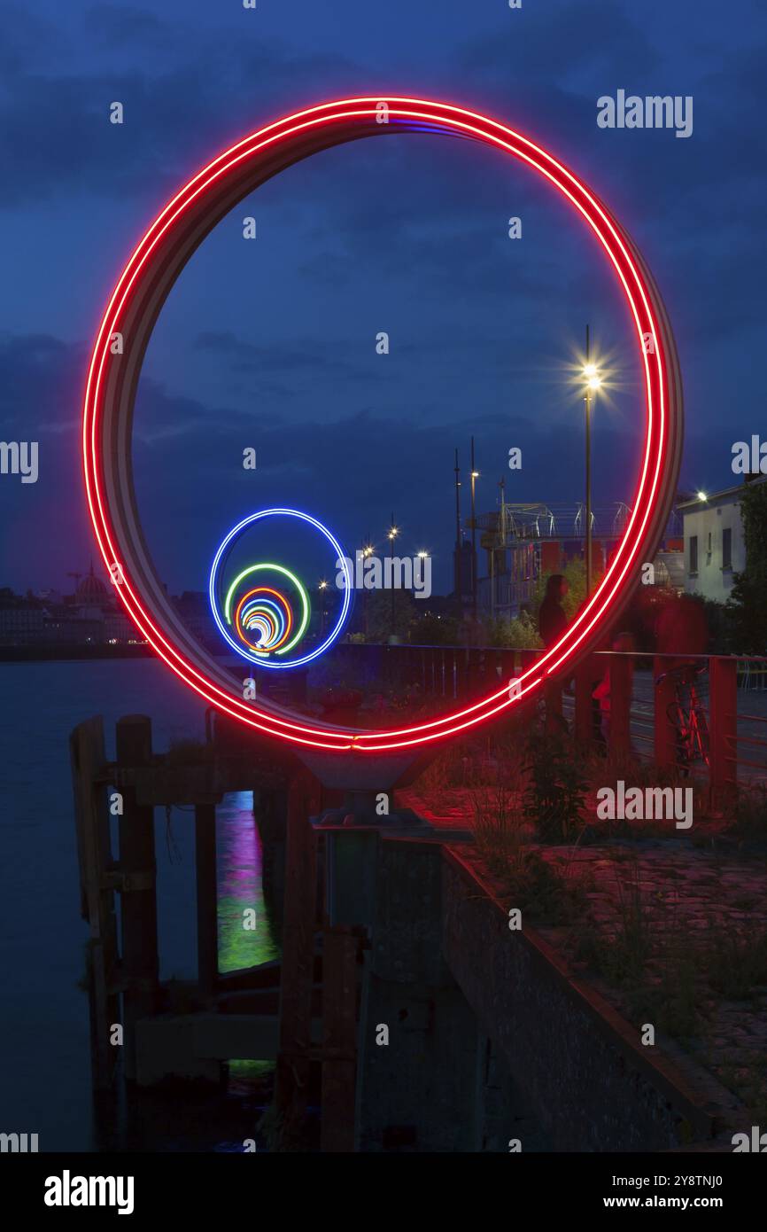 Les Anneaux von Daniel Buren und Patrick Bouchan an der Ile de Nantes, Nantes, Pays de la Loire, Frankreich, Europa Stockfoto