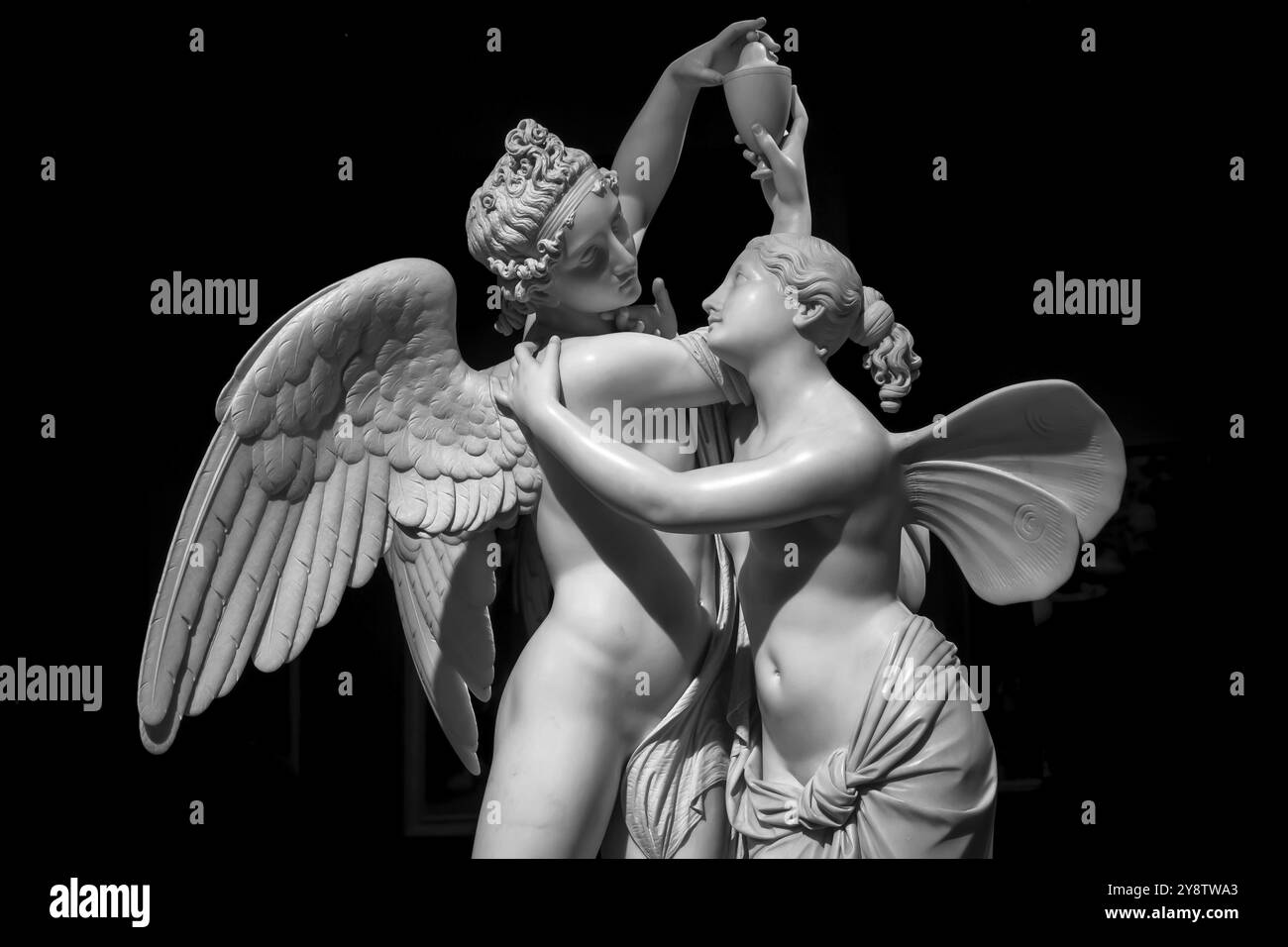 MAILAND, ITALIEN, Juni 2020. Giovanni Maria Benzonis Meisterwerk Cupid and Psyche (Amore e psiche, 1845), Symbol der ewigen Liebe Stockfoto