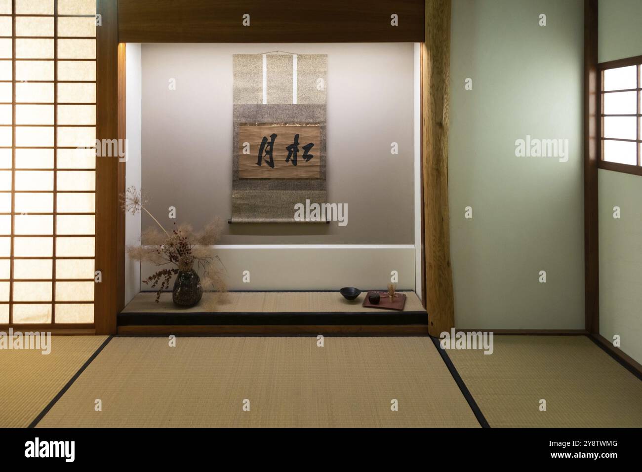 Rekonstruktion eines traditionellen japanischen Teesalons, minimales Design, niemand Stockfoto