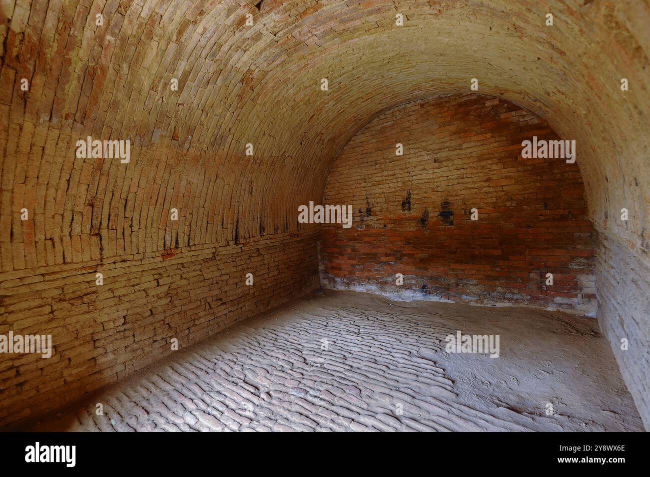 08 26 2008 Vintage Old Inside of Buddhist Granary Nalanda Mahavihara in Nalanda, Bihar Indien Asien Stockfoto