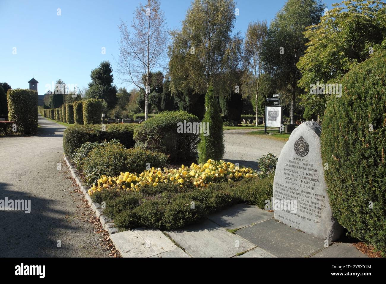 Gedenkstätte für alliierte Soldaten, die von der Gestapo nach dem gescheiterten Einsteiger des Zweiten Weltkriegs (1942) ermordet wurden, auf dem Grabfriedhof Eiganes, Stavanger, Norwegen. Stockfoto