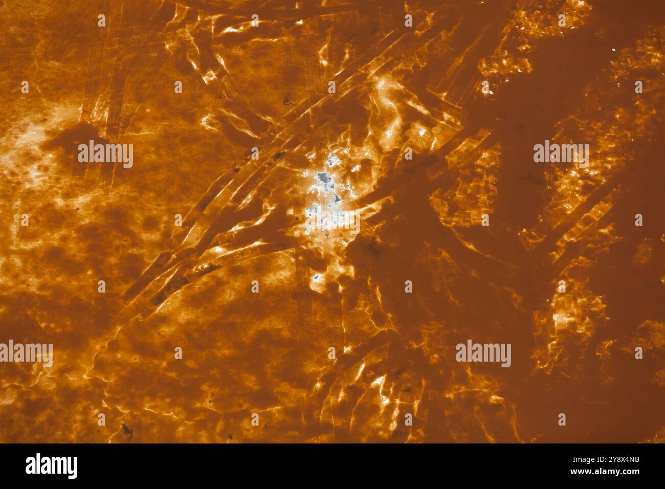 Aus der Vogelperspektive der Salzteiche in Redwood City, Kalifornien, USA Stockfoto