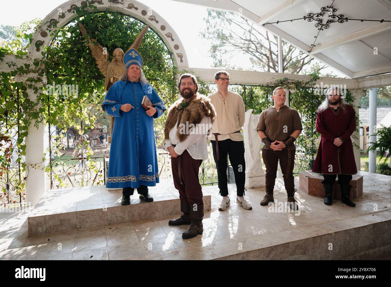 Hochzeit im Stil des Texas Renaissance Festivals im mittelalterlichen Stil Stockfoto