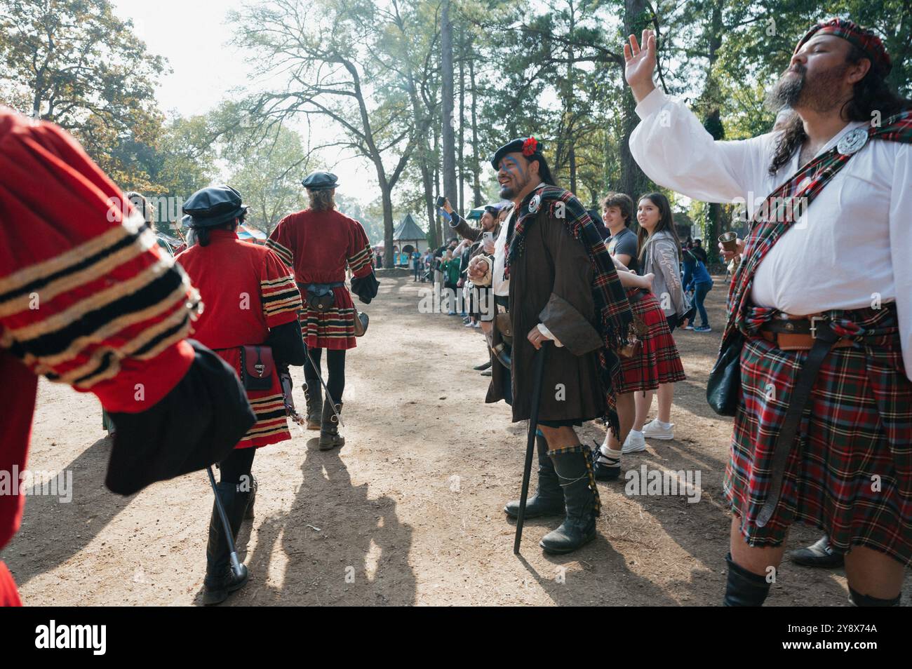 Hochzeit im Stil des Texas Renaissance Festivals im mittelalterlichen Stil Stockfoto