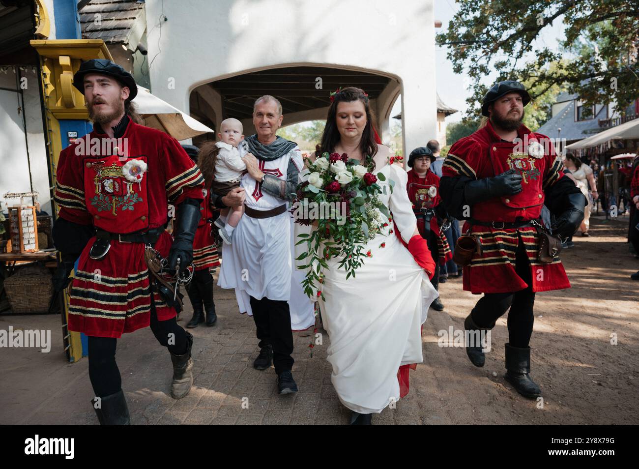 Mittelalterliche Hochzeitskleidung Des Texas Renaissance Festivals Stockfoto