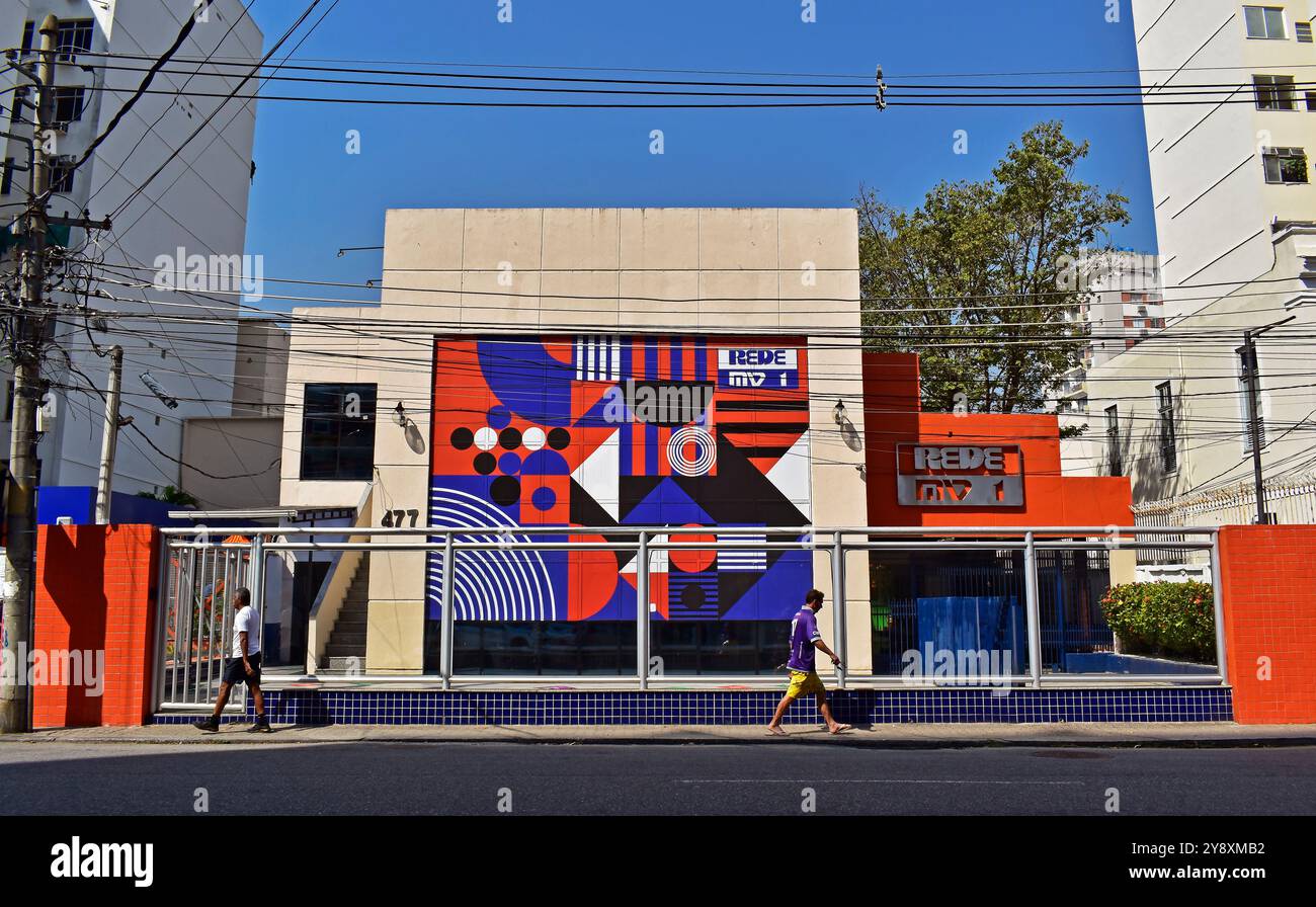 RIO DE JANEIRO, BRASILIEN - 31. August 2024: Fassade einer traditionellen Bildungseinrichtung - Rede MV1 Stockfoto