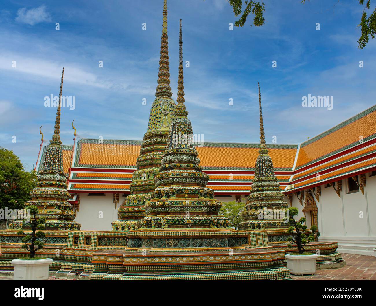 Wat Pho, auch Wat Po, ist ein buddhistischer Tempelkomplex im Bezirk Phra Nakhon in Bangkok, Thailand. Auch bekannt als der Tempel des liegenden B Stockfoto