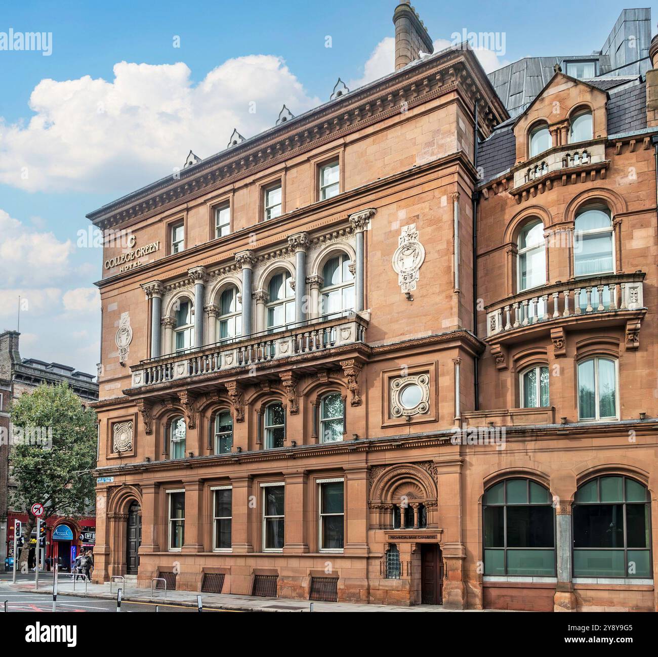 Das College Green Hotel ist ein 5-Sterne-Hotel in College Green, Dublin, Irland, einem ehemaligen Provincial Bank Building. Teil der Marriot, Autograph Group, Stockfoto