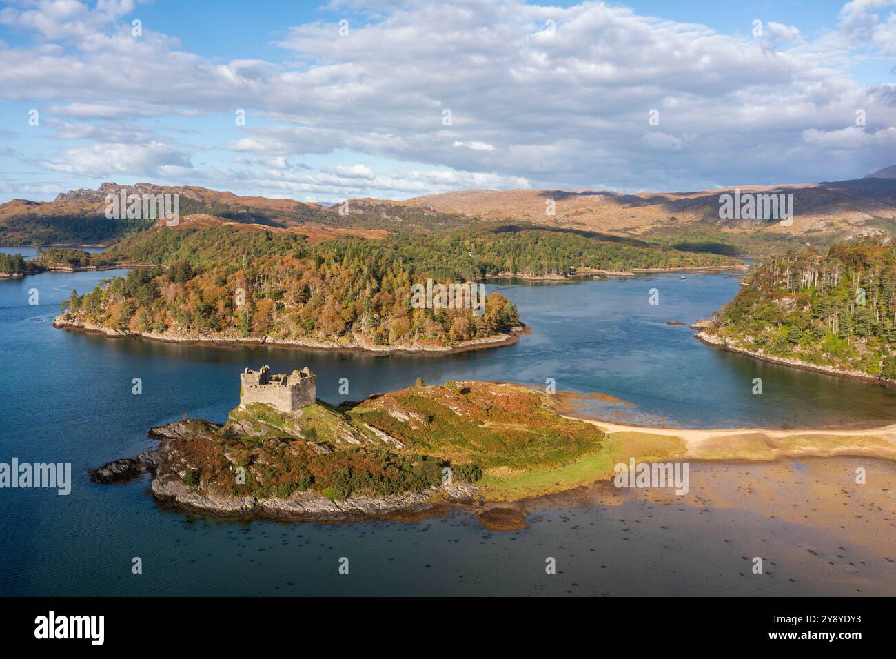 Tioram Castle, Loch Moidart, Lochaber, Schottland, Großbritannien Stockfoto