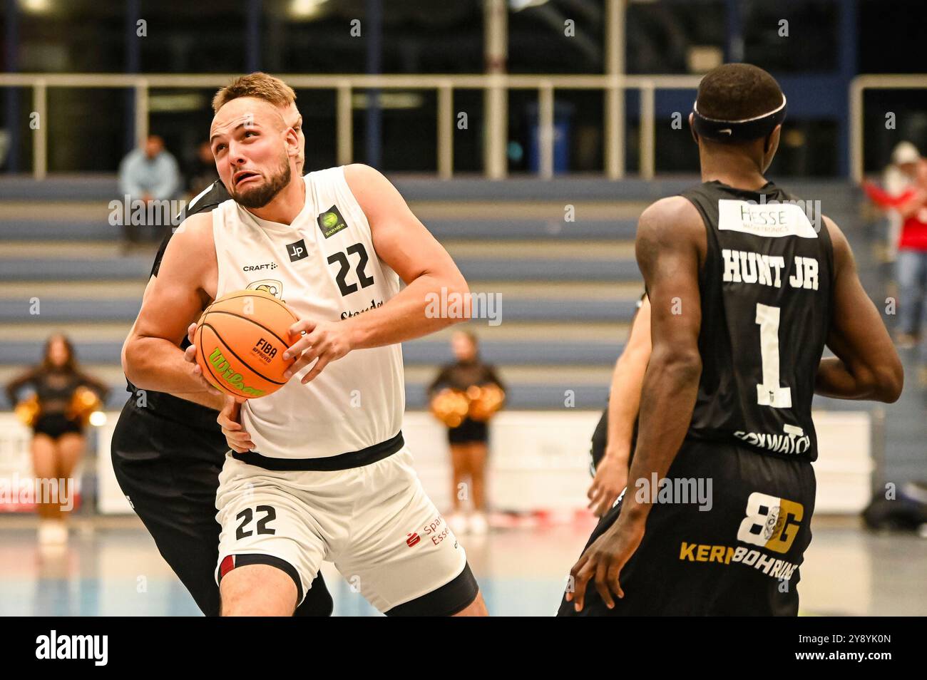 Essen, Deutschland. Oktober 2024. Dzemal Selimovic (ETB Miners) ProB BARMER 2. Basketball-Bundesliga – ETB Miners – Gartenzaun 24 Baskets Paderborn am 05. Oktober 2024 in der Sporthalle am Hallo, Endstand 94:82 vor 823 Zuschauer Credit: dpa/Alamy Live News Stockfoto