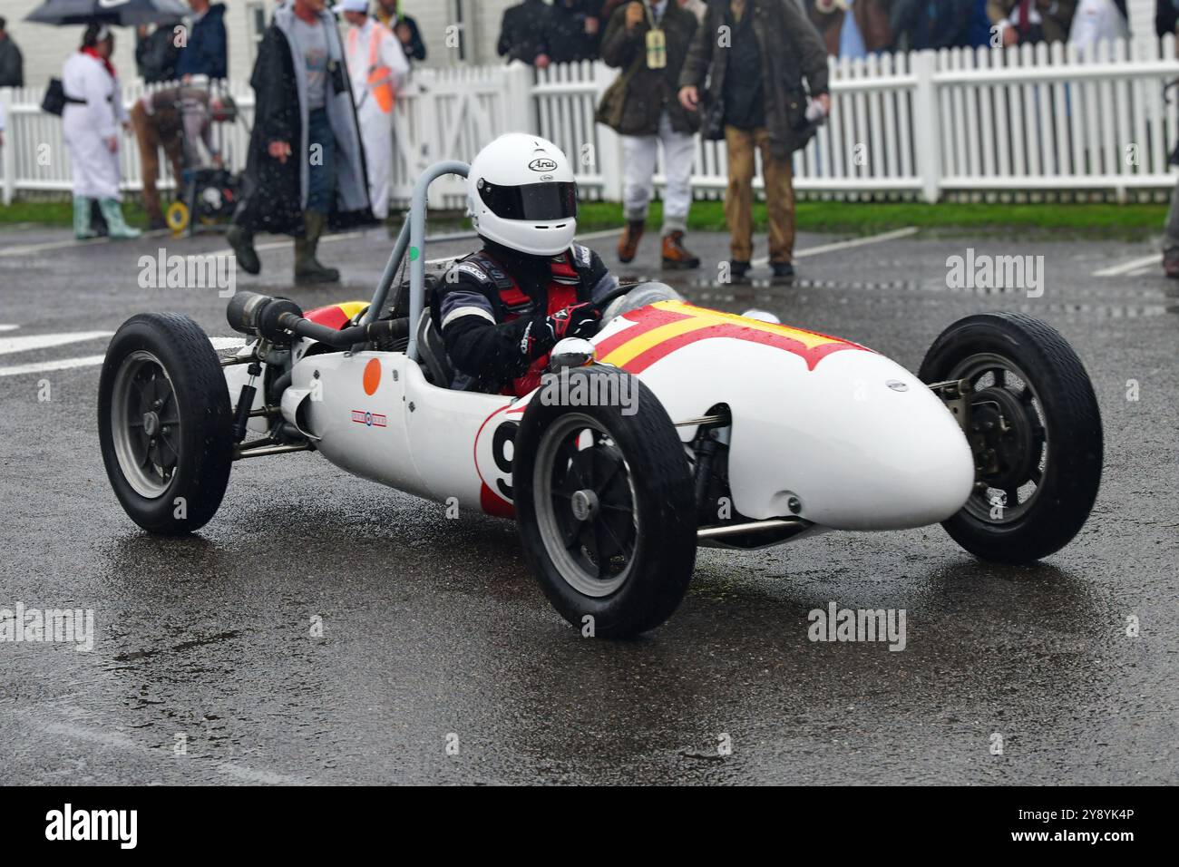 Alex Wilson, Cooper-Norton MkX, Earl of March Trophy, 25 Minuten Rennstrecke für 500-ccm-F3-Rennfahrer, angetrieben von einer Vielzahl von 500-ccm-Motorenherstellern Stockfoto