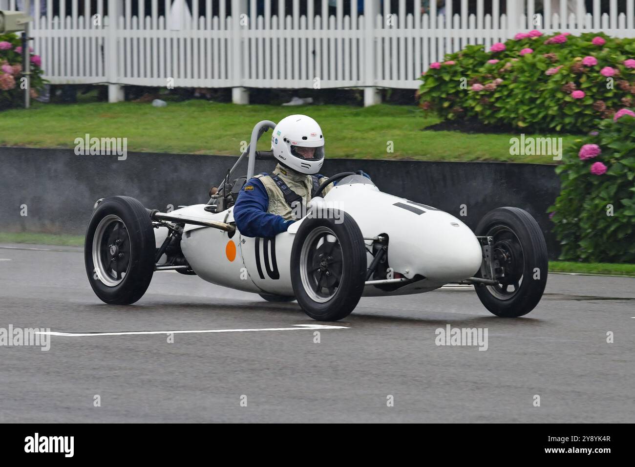 Simon Hewes, Cooper-Norton MkVIII, Earl of March Trophy, 25 Minuten Rennstrecke für 500-ccm-F3-Rennfahrer, angetrieben von verschiedenen Marken von 500-ccm-Mot Stockfoto