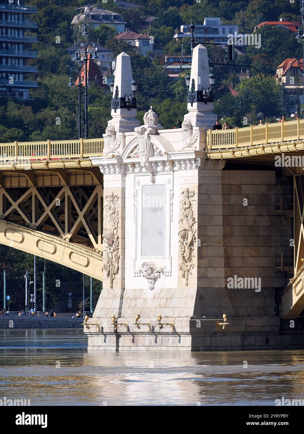 Margaret Bridge ist ein drei-polige Brücke in Budapest, Ungarn, Anschluss von Buda und Pest über die Donau und die Margareteninsel zu den Banken. Stockfoto