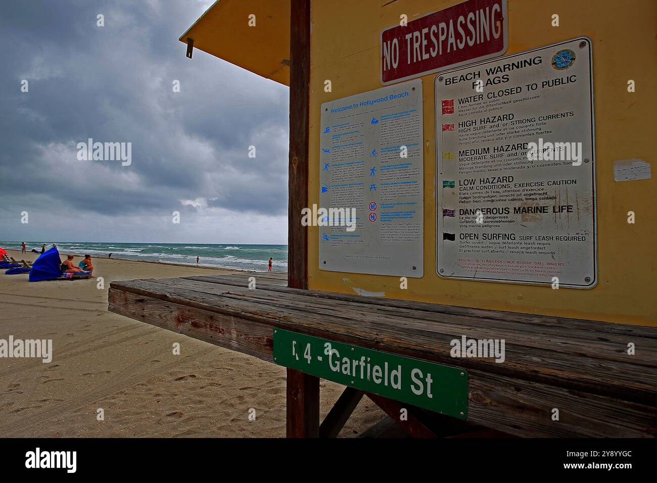 Hollywood Beach, FL, USA. 14-06-2017. Hollywood Beach. FL. 19-07-2017. Am Hollywood Beach Boulevard befindet sich ein Laden für Strandbekleidung und Souvenirs. Foto B Stockfoto