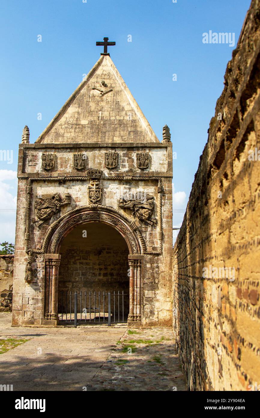 Eine alte Kapelle im Calpan Exvent. Stockfoto