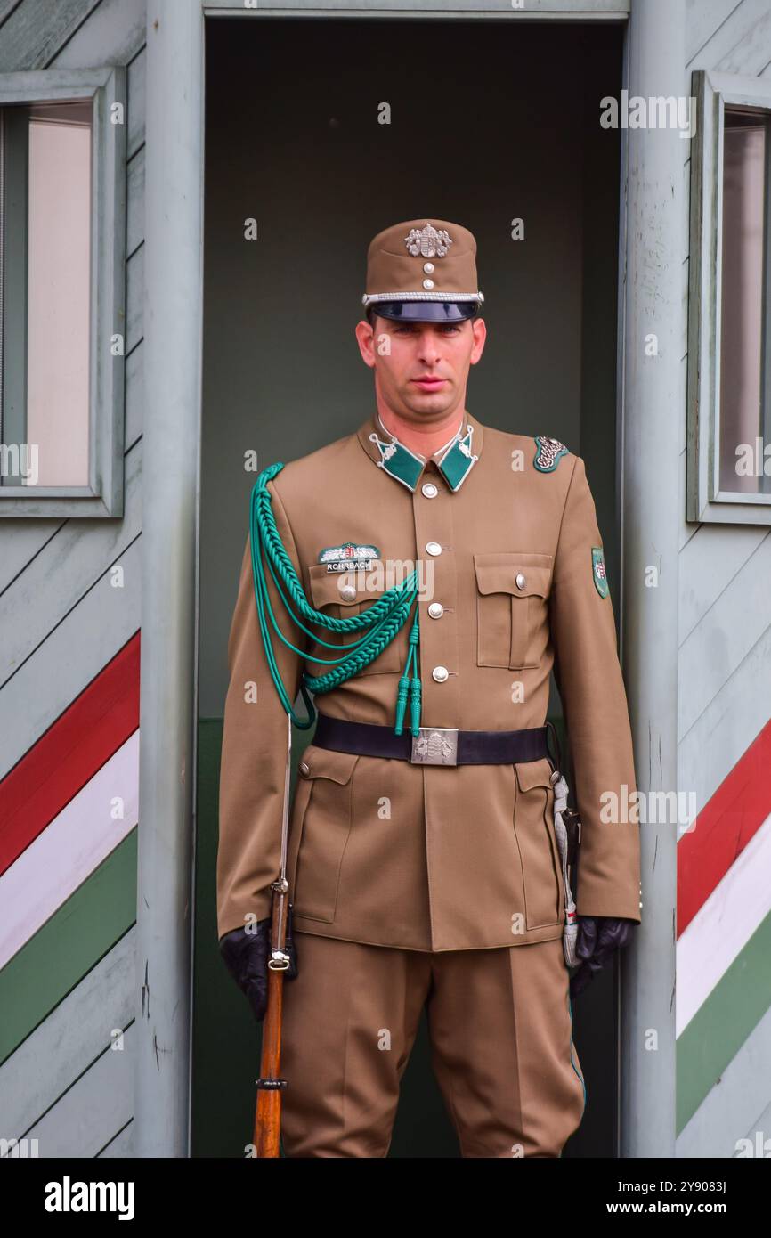 Wachwechsel im Sandor-Palast in Budapest, Ungarn Stockfoto