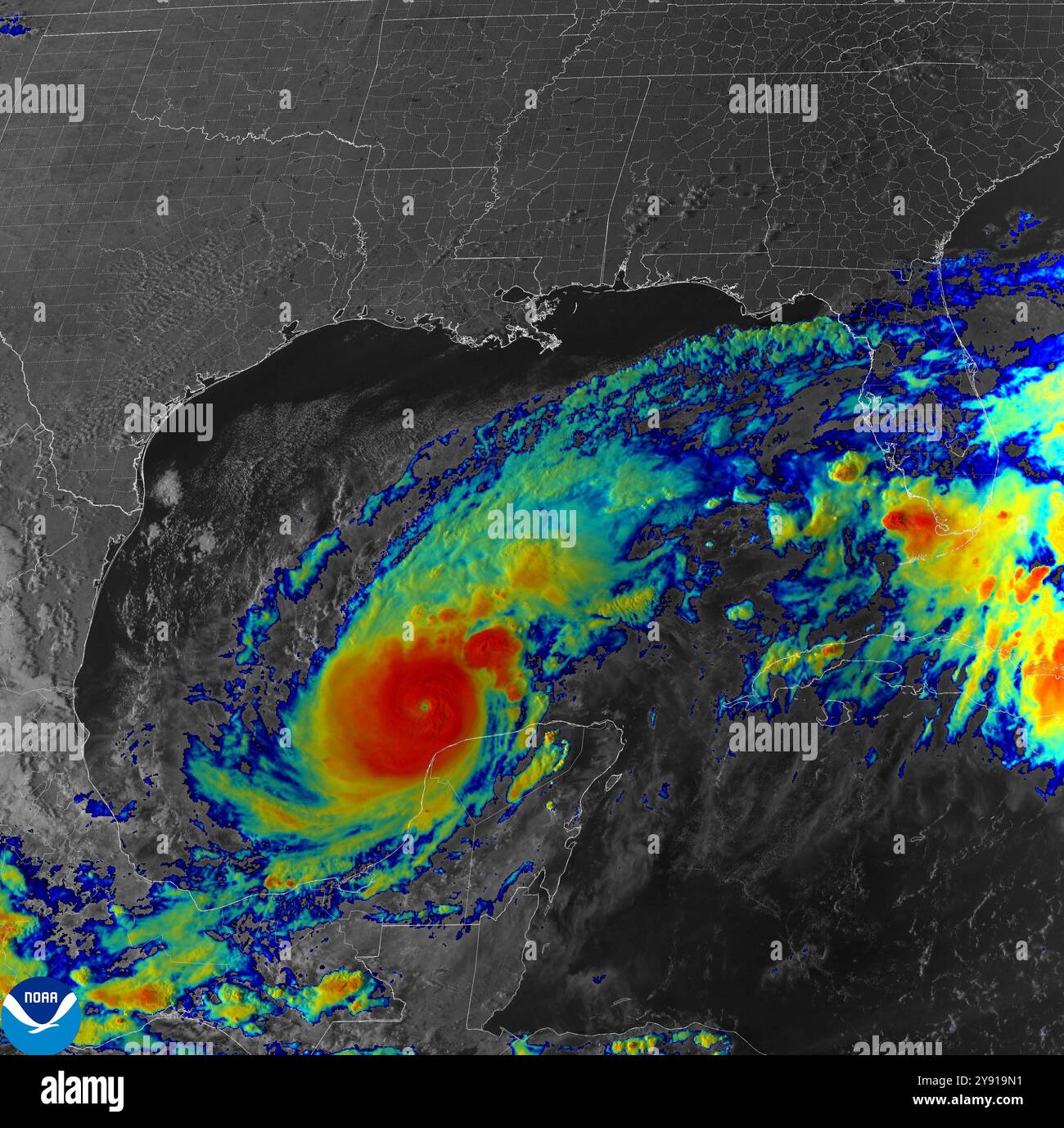 7. Oktober 2024 - Golf von Mexiko, USA - das National Hurricane Center sagt, dass Hurricane Milton jetzt eine Kategorie 5 ist, die höchste Bewertung auf der Saffir-Simpson Hurricane Wind Skala für einen Sturm, mit maximal anhaltenden Winden von 160 km/h das Zentrum des Hurrikans Milton könnte Mittwoch in der Region Tampa Bay an Land kommen, die seit mehr als einem Jahrhundert keinen direkten Sturm erlitten hat. Wissenschaftler gehen davon aus, dass sich das System vor dem Landfall leicht schwächt, obwohl es die Stärke des Hurrikans behalten könnte, wenn es über Zentral-Florida in Richtung Atlantik fließt. (Kreditbild: © NOAA/ZUMA Press Wire Stockfoto