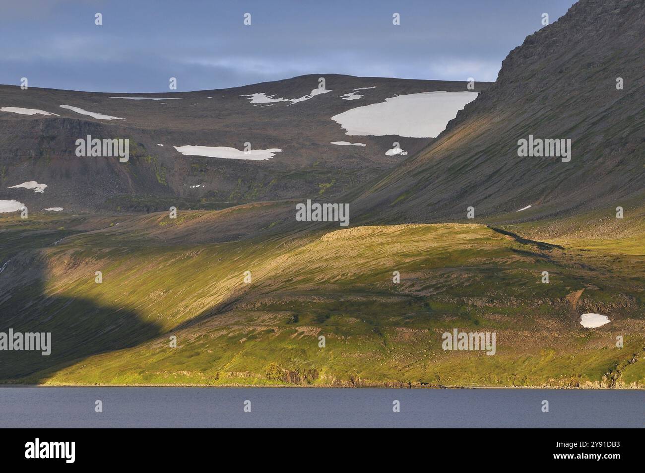 Berge, HesteyrarfjoerÃ oder Hesteyrarfjoerdur, Hornstrandir, Westfjorde, Island, Europa Stockfoto