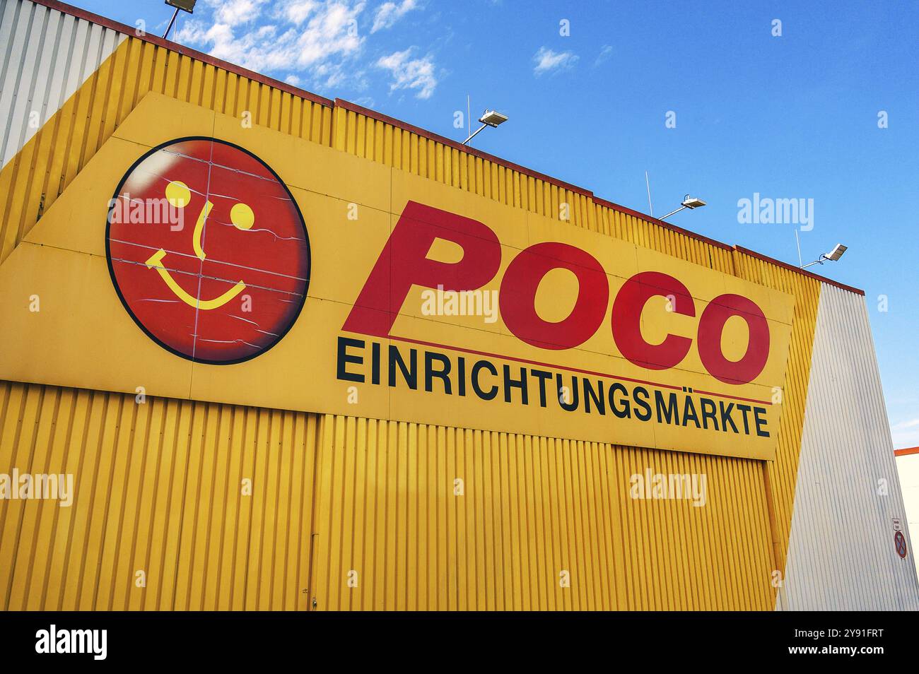Schriftzug und Logo, POCO Möbelgeschäfte, Kempten, Allgaeu, Bayern, Deutschland, Europa Stockfotografie