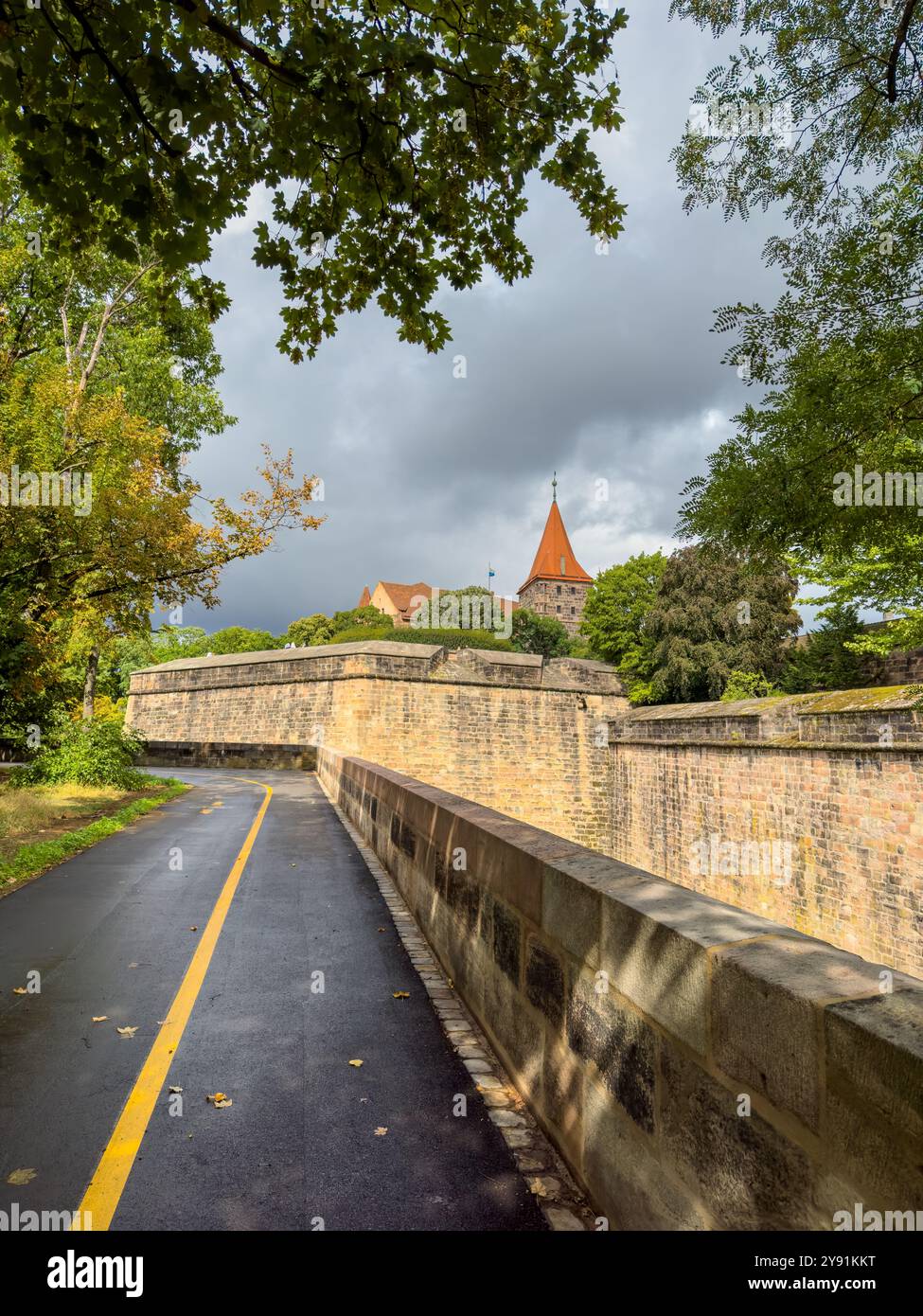 Stadttor Tiergartnertor in Nürnberg. Mittelalterliche Architektur in Deutschland Stockfoto