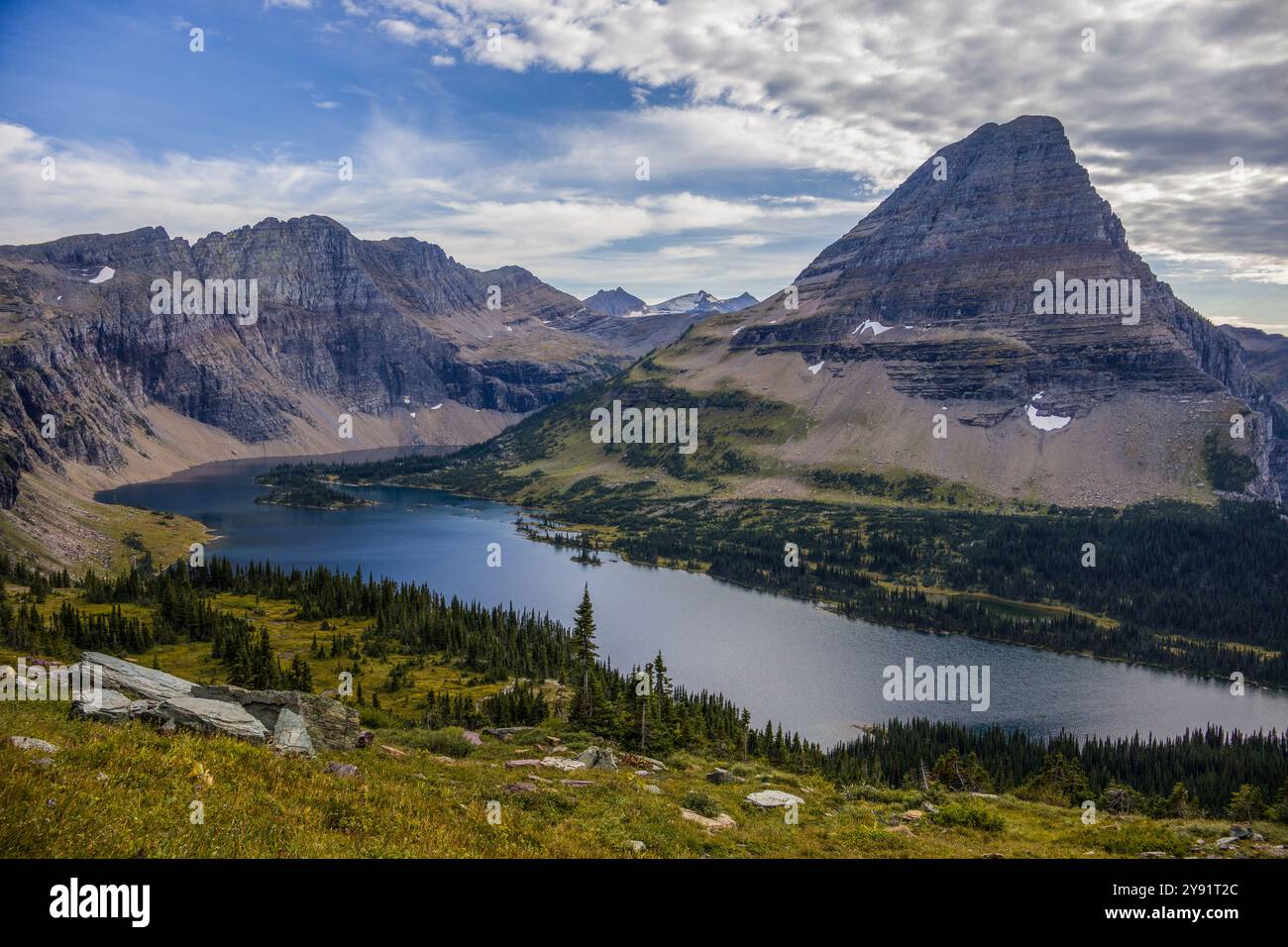 Hidden Lake und Bearhat Mountain im Glacier National Park, Montana im September Stockfoto