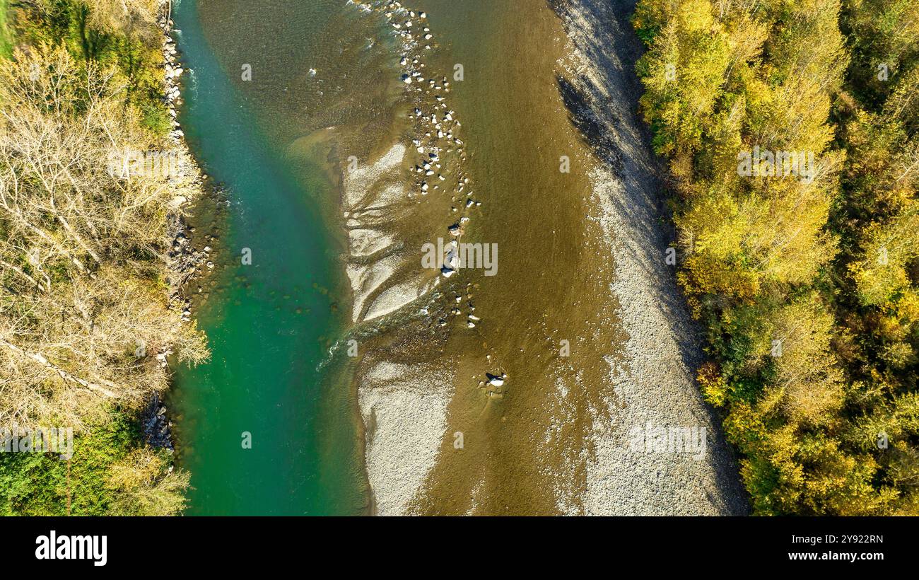 Drohnenblick entlang des Nooksack River, Washington State, USA Stockfoto